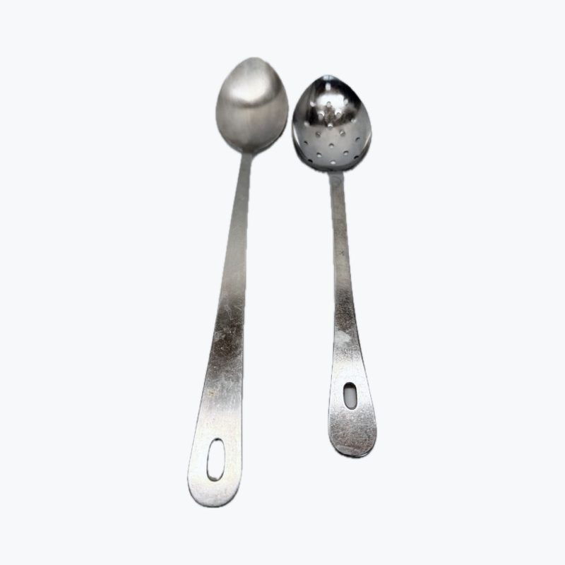 Serving spoon slotted