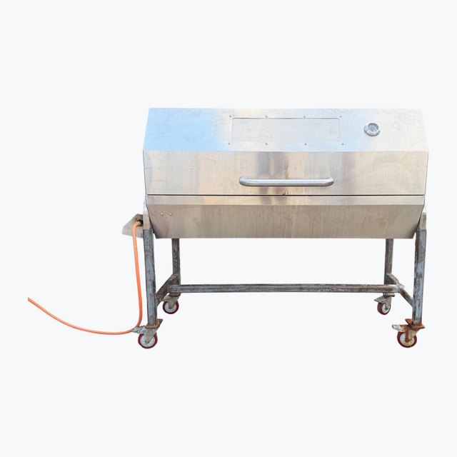 Hog roast machine 1.4m holds 45–50kg pig head off LPG