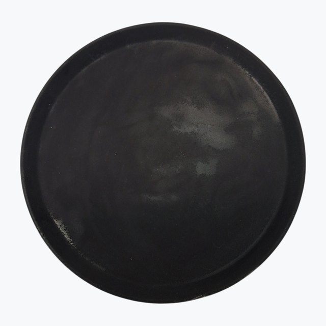 Black non-slip trays (round & oval)
